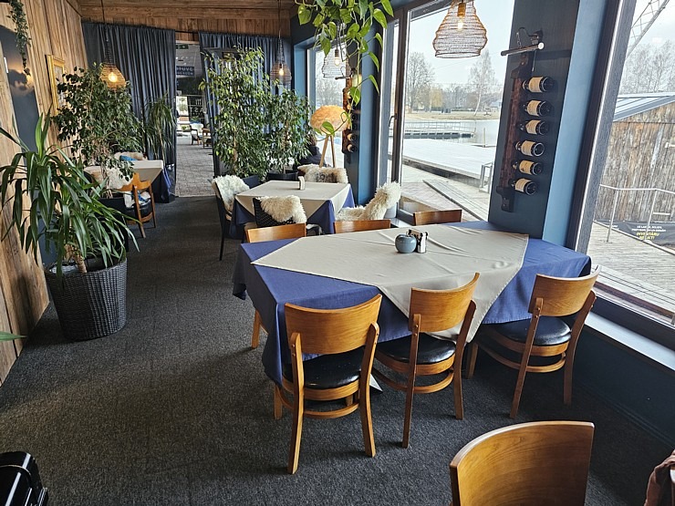 Travelnews.lv pēc 20 km pārgājiena dodas ieturēt maltīti Ozolnieku restorānā «Masti Grill&Chill» Travelnews.lv pēc 20 km pārgājiena dodas ieturēt maltīti Ozolnieku restorānā «Masti Grill&Chill» 351128