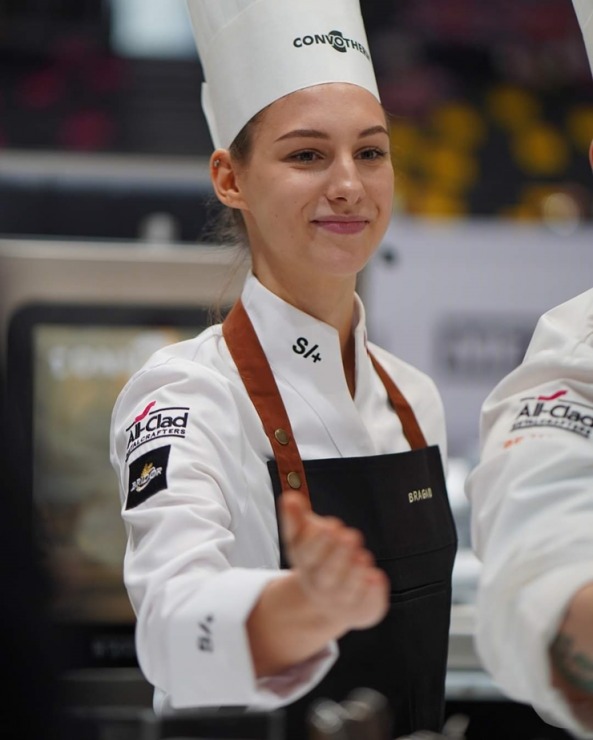 Latvijas pavāru komanda izcīnīja 12. vietu starp labākajām Eiropas un Pasaules komandām Tronheimā Norvēģijā. Foto: Latvijas Pavāru klubs un Bocuse d’O Latvijas pavāru komanda izcīnīja 12. vietu starp labākajām Eiropas un Pasaules komandām Tronheimā Norvēģijā. Foto: Latvijas Pavāru klubs un Bocuse d’O 351317