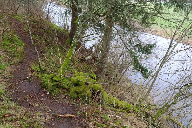 25 km pārgājiens Kandavas apkārtnē ļauj iepazīt pilsētu, Čužu purvu un Abavas senleju 352116