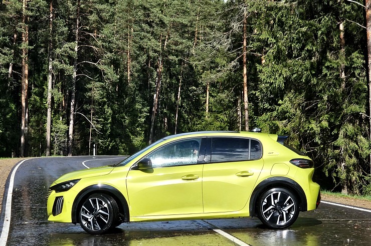 Ar jauno un ekonomisko «Peugeot 208 1.2 Hybrid» apceļojam Latgali un Sēliju. Sadarbībā ar Autobassadone.lv Ar jauno un ekonomisko «Peugeot 208 1.2 Hybrid» apceļojam Latgali un Sēliju. Sadarbībā ar Autobassadone.lv 352209