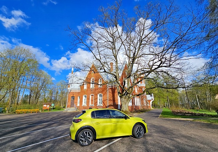 Ar jauno un ekonomisko «Peugeot 208 1.2 Hybrid» apceļojam Latgali un Sēliju. Sadarbībā ar Autobassadone.lv Ar jauno un ekonomisko «Peugeot 208 1.2 Hybrid» apceļojam Latgali un Sēliju. Sadarbībā ar Autobassadone.lv 352214