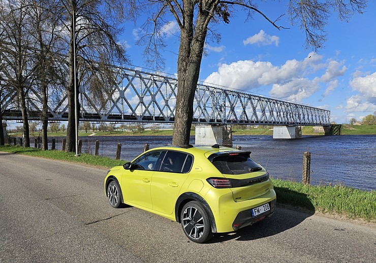 Ar jauno un ekonomisko «Peugeot 208 1.2 Hybrid» apceļojam Latgali un Sēliju. Sadarbībā ar Autobassadone.lv Ar jauno un ekonomisko «Peugeot 208 1.2 Hybrid» apceļojam Latgali un Sēliju. Sadarbībā ar Autobassadone.lv 352215