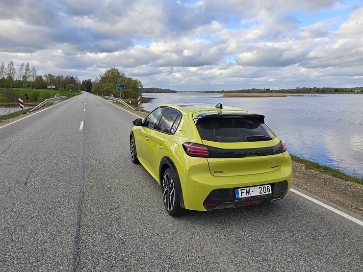 Ar jauno un ekonomisko «Peugeot 208 1.2 Hybrid» apceļojam Latgali un Sēliju. Sadarbībā ar Autobassadone.lv Ar jauno un ekonomisko «Peugeot 208 1.2 Hybrid» apceļojam Latgali un Sēliju. Sadarbībā ar Autobassadone.lv 352219