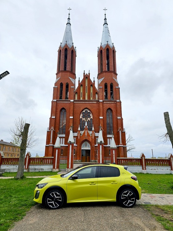 Ar jauno un ekonomisko «Peugeot 208 1.2 Hybrid» apceļojam Latgali un Sēliju. Sadarbībā ar Autobassadone.lv Ar jauno un ekonomisko «Peugeot 208 1.2 Hybrid» apceļojam Latgali un Sēliju. Sadarbībā ar Autobassadone.lv 352195