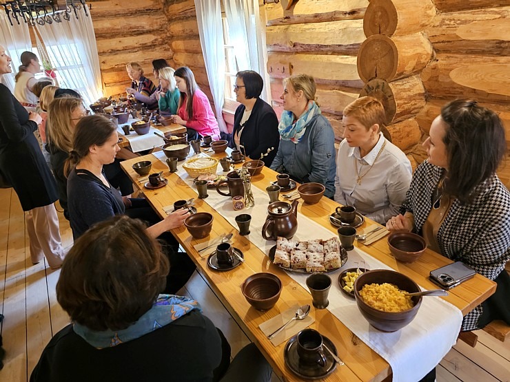 Travelnews.lv sadarbībā ar ALTA izbauda setu kulināro mantojumu Igaunijas tējas mājā «Seto Tsäimaja» Travelnews.lv sadarbībā ar ALTA izbauda setu kulināro mantojumu Igaunijas tējas mājā «Seto Tsäimaja» 352248