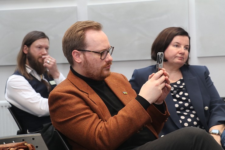 Tūrisma nozare viesnīcā «Riga Islande Hotel» diskutē ar Eiropas Parlamenta deputāta amata kandidātiem 352365