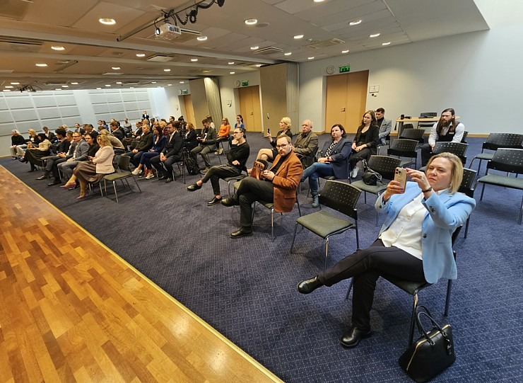 Tūrisma nozare viesnīcā «Riga Islande Hotel» diskutē ar Eiropas Parlamenta deputāta amata kandidātiem Tūrisma nozare viesnīcā «Riga Islande Hotel» diskutē ar Eiropas Parlamenta deputāta amata kandidātiem 352359