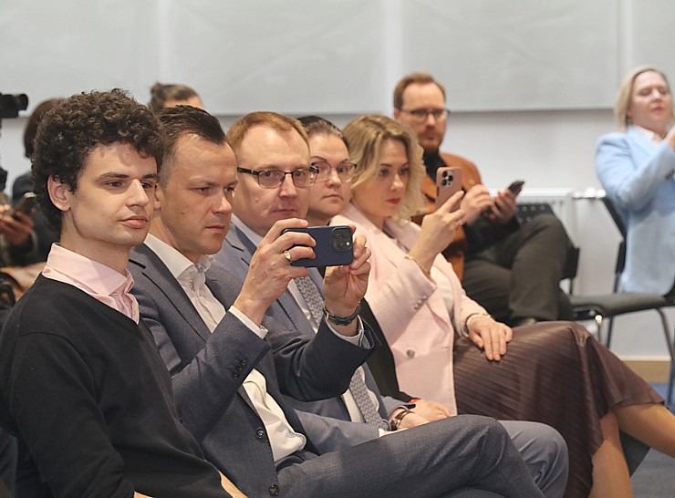 Tūrisma nozare viesnīcā «Riga Islande Hotel» diskutē ar Eiropas Parlamenta deputāta amata kandidātiem Tūrisma nozare viesnīcā «Riga Islande Hotel» diskutē ar Eiropas Parlamenta deputāta amata kandidātiem 352361