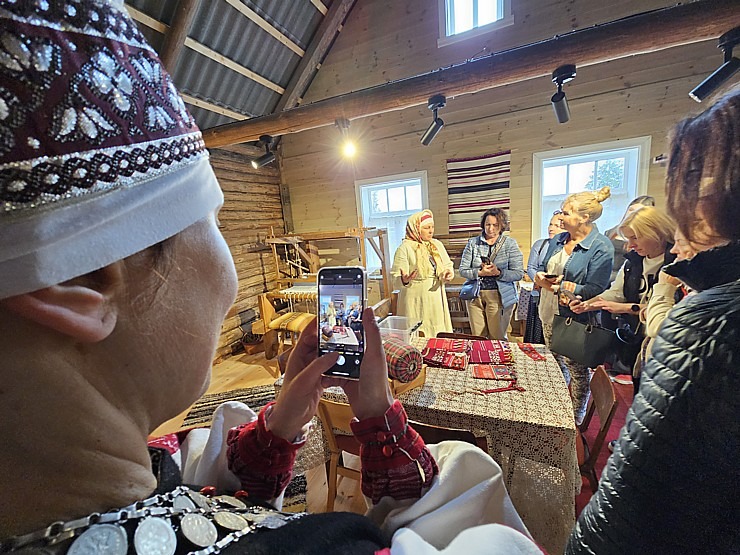 Travelnews.lv sadarbībā ar ALTA apmeklē setu kultūrtelpas lauku viesu māju «Kriisa talo Setomaal» Travelnews.lv sadarbībā ar ALTA apmeklē setu kultūrtelpas lauku viesu māju «Kriisa talo Setomaal» 352525