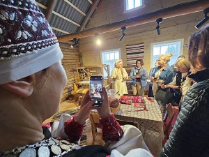 Travelnews.lv sadarbībā ar ALTA apmeklē setu kultūrtelpas lauku viesu māju «Kriisa talo Setomaal» 28