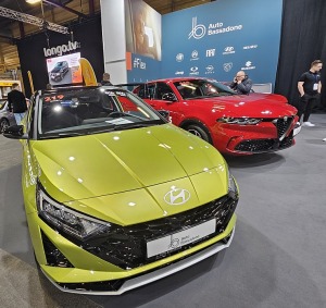 Ķīpsalā pulcējas auto fani uz starptautisko autoindustrijas izstādi «Auto 2024» 16