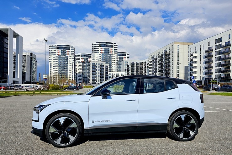 Travelnews.lv ceļo ar elektrisko un 427 zirgspēku jaudīgo «Volvo EX30» 353339