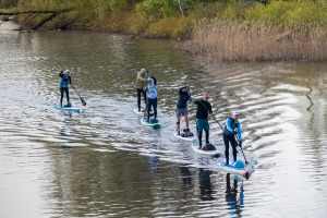 100 kilometrus garais maratons Salacā pulcē SUP airētājus - Foto