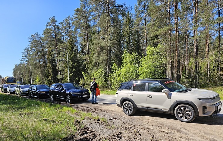 Travelnews.lv sadarbībā ar «Gada Auto» veic dienas testu ar 13 dažādiem spēkratiem 353552