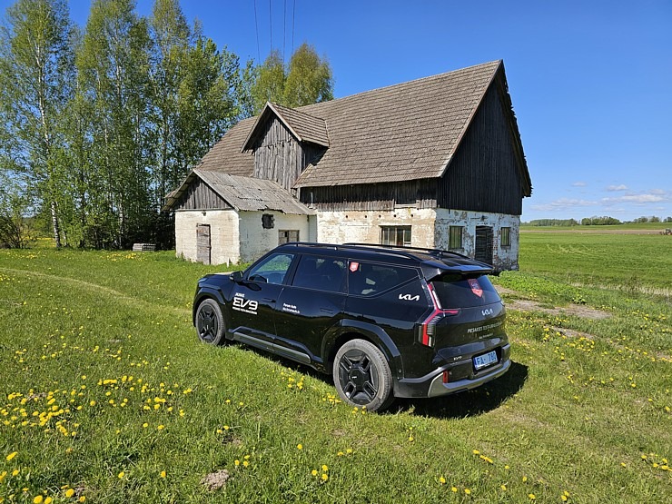 Travelnews.lv sadarbībā ar «Gada Auto» veic dienas testu ar 13 dažādiem spēkratiem 353575