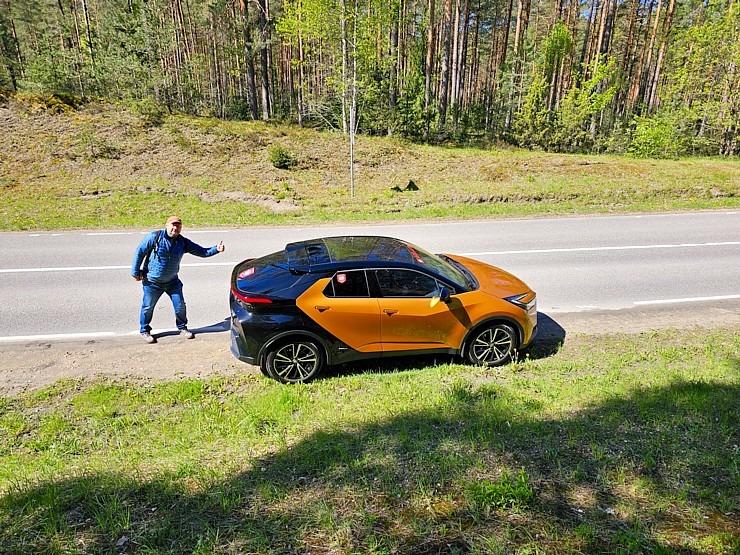 Travelnews.lv sadarbībā ar «Gada Auto» veic dienas testu ar 13 dažādiem spēkratiem 353543