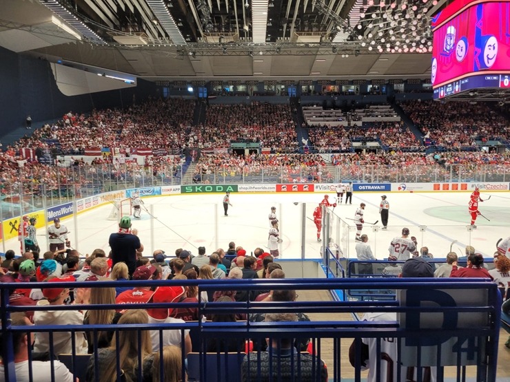Travelnews.lv klātienē tur īkšķus par Latvijas uzvaru pasaules hokeja čempionātā spēlē ar Poliju Travelnews.lv klātienē tur īkšķus par Latvijas uzvaru pasaules hokeja čempionātā spēlē ar Poliju 353631