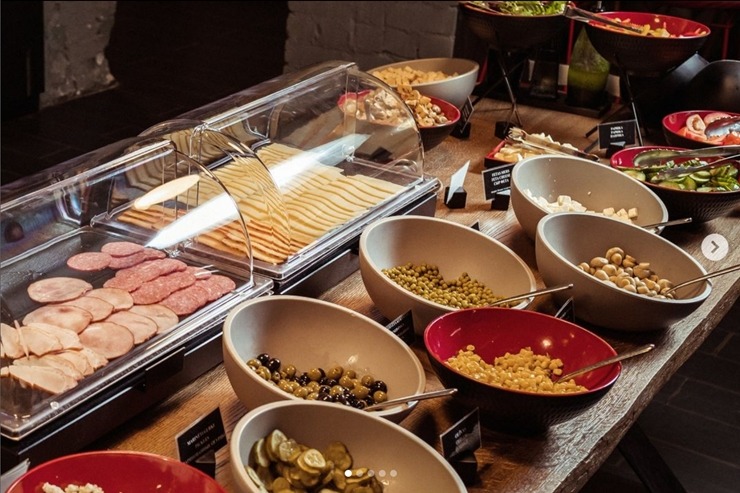 Šodien svinīgi atklās rekonstruēto viesnīcu «Konventa sēta Hotel» Vecrīgā. Foto: konventaseta.keystonecollection.com Šodien svinīgi atklās rekonstruēto viesnīcu «Konventa sēta Hotel» Vecrīgā. Foto: konventaseta.keystonecollection.com 353864