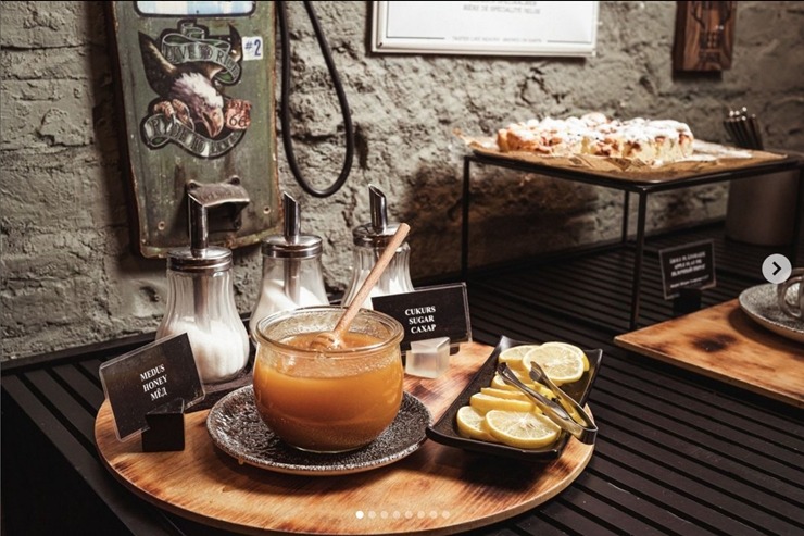 Šodien svinīgi atklās rekonstruēto viesnīcu «Konventa sēta Hotel» Vecrīgā. Foto: konventaseta.keystonecollection.com Šodien svinīgi atklās rekonstruēto viesnīcu «Konventa sēta Hotel» Vecrīgā. Foto: konventaseta.keystonecollection.com 353866