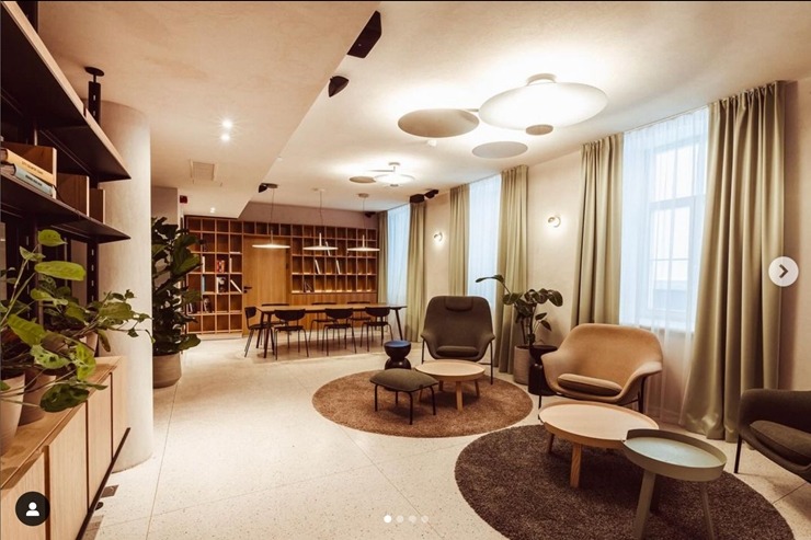 Šodien svinīgi atklās rekonstruēto viesnīcu «Konventa sēta Hotel» Vecrīgā. Foto: konventaseta.keystonecollection.com Šodien svinīgi atklās rekonstruēto viesnīcu «Konventa sēta Hotel» Vecrīgā. Foto: konventaseta.keystonecollection.com 353869
