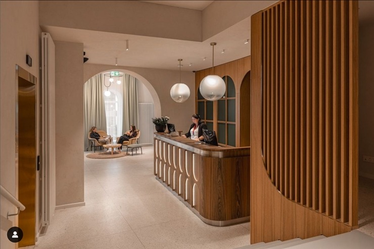 Šodien svinīgi atklās rekonstruēto viesnīcu «Konventa sēta Hotel» Vecrīgā. Foto: konventaseta.keystonecollection.com Šodien svinīgi atklās rekonstruēto viesnīcu «Konventa sēta Hotel» Vecrīgā. Foto: konventaseta.keystonecollection.com 353872