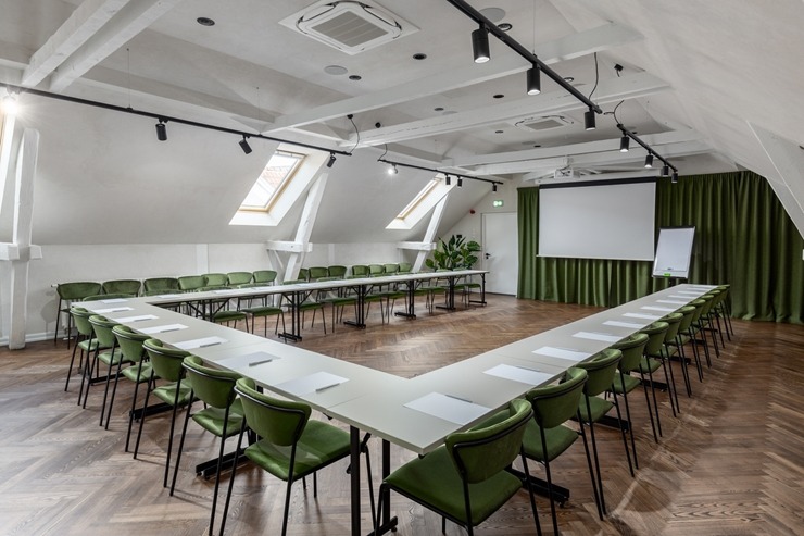 Šodien svinīgi atklās rekonstruēto viesnīcu «Konventa sēta Hotel» Vecrīgā. Foto: konventaseta.keystonecollection.com Šodien svinīgi atklās rekonstruēto viesnīcu «Konventa sēta Hotel» Vecrīgā. Foto: konventaseta.keystonecollection.com 353862