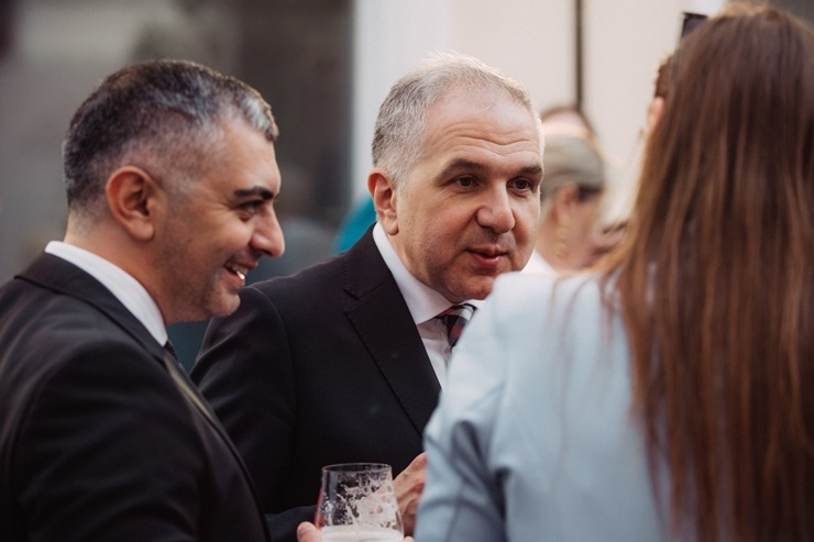 Vecrīgas centrā ar plašu vērienu tiek atklāta 4 zvaigžņu viesnīca «Konventa Sēta Hotel». Foto: konventaseta.keystonecollection.com Vecrīgas centrā ar plašu vērienu tiek atklāta 4 zvaigžņu viesnīca «Konventa Sēta Hotel». Foto: konventaseta.keystonecollection.com 353896