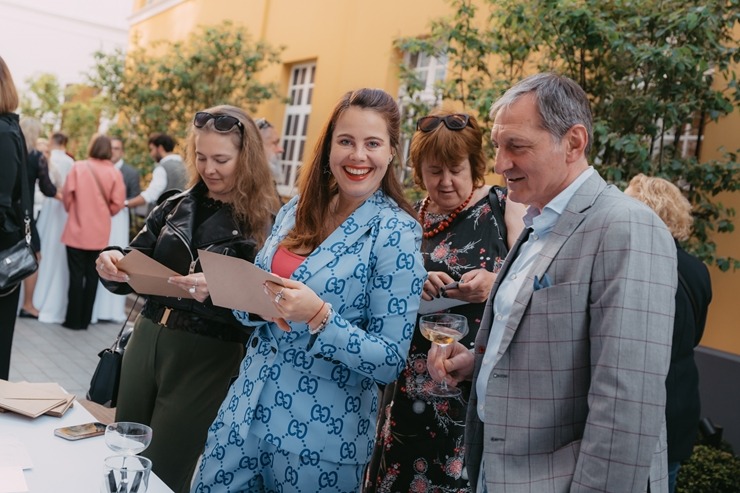 Vecrīgas centrā ar plašu vērienu tiek atklāta 4 zvaigžņu viesnīca «Konventa Sēta Hotel». Foto: konventaseta.keystonecollection.com Vecrīgas centrā ar plašu vērienu tiek atklāta 4 zvaigžņu viesnīca «Konventa Sēta Hotel». Foto: konventaseta.keystonecollection.com 353904