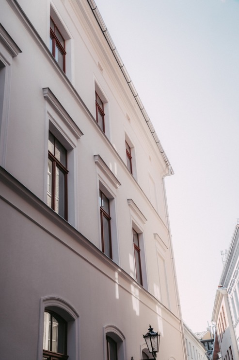 Vecrīgas centrā ar plašu vērienu tiek atklāta 4 zvaigžņu viesnīca «Konventa Sēta Hotel». Foto: konventaseta.keystonecollection.com Vecrīgas centrā ar plašu vērienu tiek atklāta 4 zvaigžņu viesnīca «Konventa Sēta Hotel». Foto: konventaseta.keystonecollection.com 353878