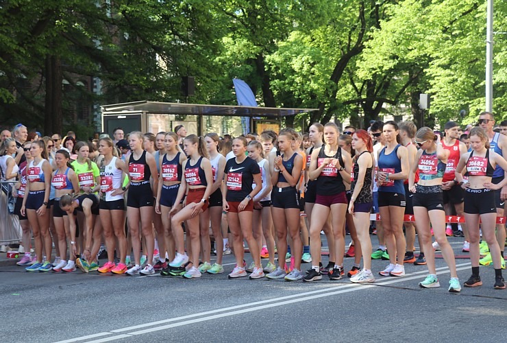 Latvijas galvaspilsētu pārņem skriešanas svētki 353953