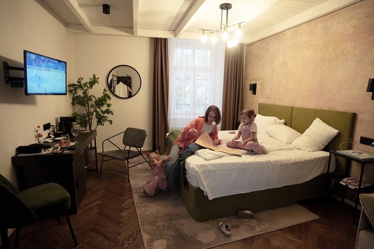 Daži fotomirkļi no Vecrīgas 4 zvaigžņu viesnīcas «Konventa Sēta Hotel» atklāšanas pasākuma. Foto: Konventa Sēta Hotel Daži fotomirkļi no Vecrīgas 4 zvaigžņu viesnīcas «Konventa Sēta Hotel» atklāšanas pasākuma. Foto: Konventa Sēta Hotel 354123