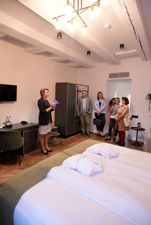 Daži fotomirkļi no Vecrīgas 4 zvaigžņu viesnīcas «Konventa Sēta Hotel» atklāšanas pasākuma. Foto: Konventa Sēta Hotel Daži fotomirkļi no Vecrīgas 4 zvaigžņu viesnīcas «Konventa Sēta Hotel» atklāšanas pasākuma. Foto: Konventa Sēta Hotel 354128