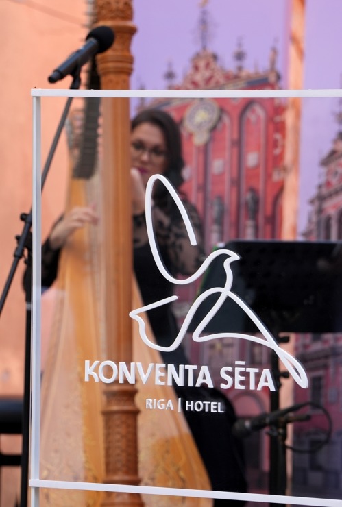 Daži fotomirkļi no Vecrīgas 4 zvaigžņu viesnīcas «Konventa Sēta Hotel» atklāšanas pasākuma. Foto: Konventa Sēta Hotel Daži fotomirkļi no Vecrīgas 4 zvaigžņu viesnīcas «Konventa Sēta Hotel» atklāšanas pasākuma. Foto: Konventa Sēta Hotel 354115