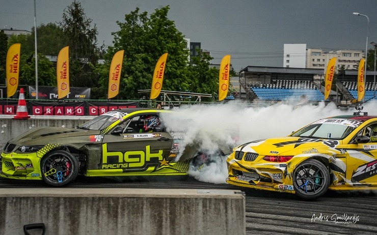 Latvijas drifta sezona šogad tika atklāta ar divu dienu sacensībām Biķerniekos. Foto: Elīne Berķe Bluša Latvijas drifta sezona šogad tika atklāta ar divu dienu sacensībām Biķerniekos. Foto: Elīne Berķe Bluša 354223