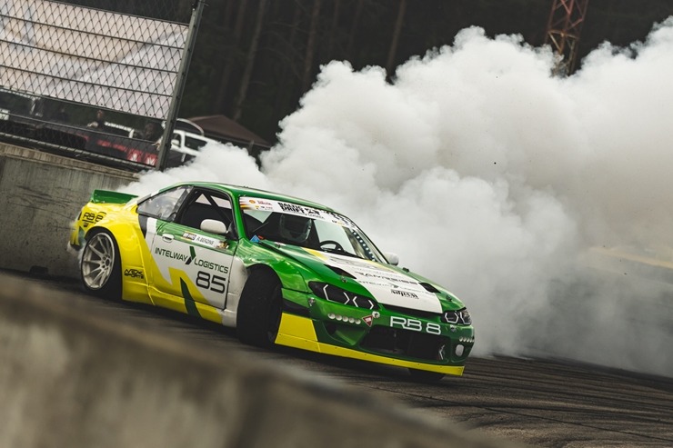 Latvijas drifta sezona šogad tika atklāta ar divu dienu sacensībām Biķerniekos. Foto: Elīne Berķe Bluša Latvijas drifta sezona šogad tika atklāta ar divu dienu sacensībām Biķerniekos. Foto: Elīne Berķe Bluša 354218