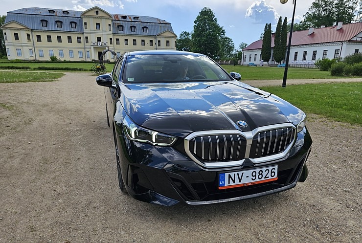 Sadarbībā ar auto nomu «Sixt Latvija» ceļojam uz Latgali, lai noskaidrotu... vai ezeros var peldēties? Sadarbībā ar auto nomu «Sixt Latvija» ceļojam uz Latgali, lai noskaidrotu... vai ezeros var peldēties? 354446