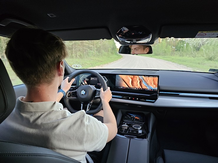 Sadarbībā ar auto nomu «Sixt Latvija» ceļojam uz Latgali, lai noskaidrotu... vai ezeros var peldēties? Sadarbībā ar auto nomu «Sixt Latvija» ceļojam uz Latgali, lai noskaidrotu... vai ezeros var peldēties? 354452