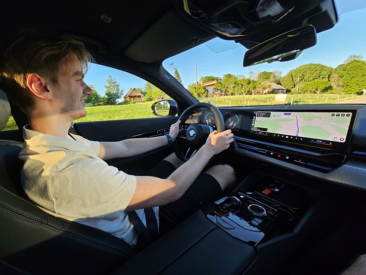 Sadarbībā ar auto nomu «Sixt Latvija» ceļojam uz Latgali, lai noskaidrotu... vai ezeros var peldēties? Sadarbībā ar auto nomu «Sixt Latvija» ceļojam uz Latgali, lai noskaidrotu... vai ezeros var peldēties? 354443