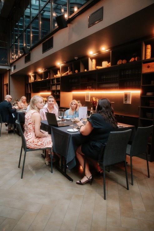 «Loop Luxury Fair» organizē viesnīcā «Pullman Riga Old Town» Latvijas tūrisma firmām luksusa ceļojumu darbnīcu. Foto: lobster-experience.com «Loop Luxury Fair» organizē viesnīcā «Pullman Riga Old Town» Latvijas tūrisma firmām luksusa ceļojumu darbnīcu. Foto: lobster-experience.com 354810