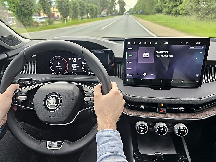 Travelnews.lv apceļo Latviju ar jauno un 150 zirgspēku jaudīgo «Škoda Superb Combi L&K» 354957