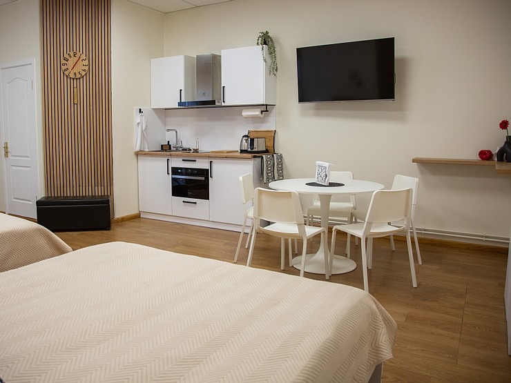 Latgales Krāslavā ceļotājus uzņem jauna, neliela un mūsdienīga naktsmītne «ApartHotelRitms». Foto: Oksana Mateja. Rezervācijas: +371 28348778 Latgales Krāslavā ceļotājus uzņem jauna, neliela un mūsdienīga naktsmītne «ApartHotelRitms». Foto: Oksana Mateja. Rezervācijas: +371 28348778 355213