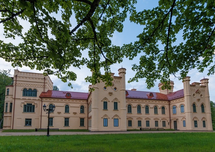 Preiļu muižas komplekss un parks ir kļuvis par svarīgu Latgales apceļotāju galamērķi. Foto: Preiļu novada Tūrisma attīstības un informācijas centrs Preiļu muižas komplekss un parks ir kļuvis par svarīgu Latgales apceļotāju galamērķi. Foto: Preiļu novada Tūrisma attīstības un informācijas centrs 355247