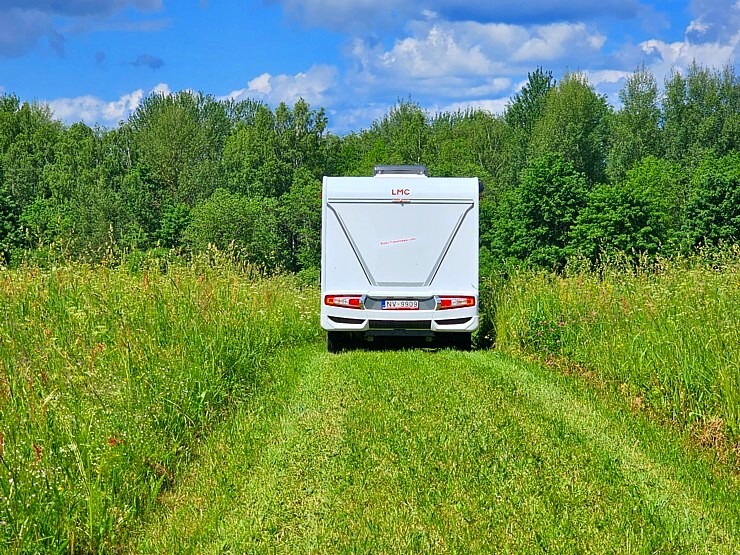 Travelnews.lv sadarbībā ar «AVIS Latvia» pirmo reizi dodas ar kemperi uz Latgali 355336