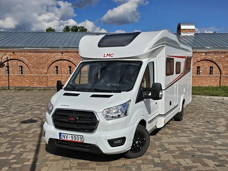 Auto noma «AVIS Latvia» šogad piedāvā kemperu nomu un Travelnews.lv to izmanto ceļojumā uz Latgali Auto noma «AVIS Latvia» šogad piedāvā kemperu nomu un Travelnews.lv to izmanto ceļojumā uz Latgali 355433