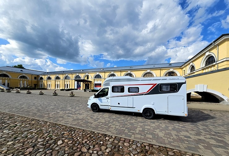 Auto noma «AVIS Latvia» šogad piedāvā kemperu nomu un Travelnews.lv to izmanto ceļojumā uz Latgali Auto noma «AVIS Latvia» šogad piedāvā kemperu nomu un Travelnews.lv to izmanto ceļojumā uz Latgali 355435