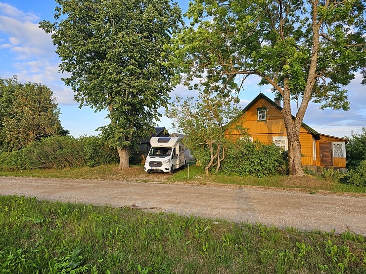 Auto noma «AVIS Latvia» šogad piedāvā kemperu nomu un Travelnews.lv to izmanto ceļojumā uz Latgali Auto noma «AVIS Latvia» šogad piedāvā kemperu nomu un Travelnews.lv to izmanto ceļojumā uz Latgali 355445