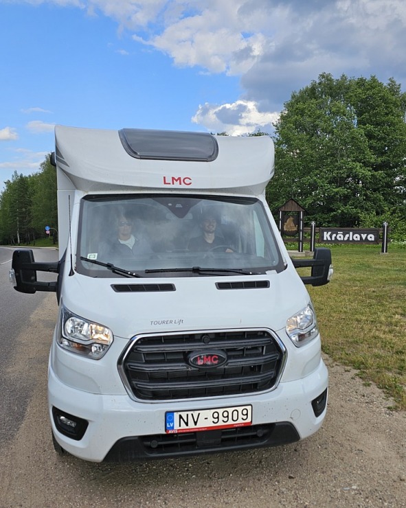 Auto noma «AVIS Latvia» šogad piedāvā kemperu nomu un Travelnews.lv to izmanto ceļojumā uz Latgali Auto noma «AVIS Latvia» šogad piedāvā kemperu nomu un Travelnews.lv to izmanto ceļojumā uz Latgali 355459