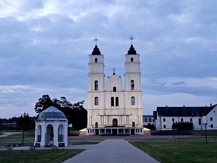 Auto noma «AVIS Latvia» šogad piedāvā kemperu nomu un Travelnews.lv to izmanto ceļojumā uz Latgali Auto noma «AVIS Latvia» šogad piedāvā kemperu nomu un Travelnews.lv to izmanto ceļojumā uz Latgali 355462
