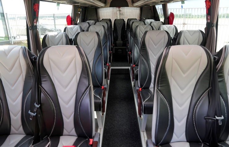 «Lux Express» sāk pasažieru pārvadājumus maršrutā no Rīgas centra uz RIX lidostu. Foto: Edijs Pālens «Lux Express» sāk pasažieru pārvadājumus maršrutā no Rīgas centra uz RIX lidostu. Foto: Edijs Pālens 355522