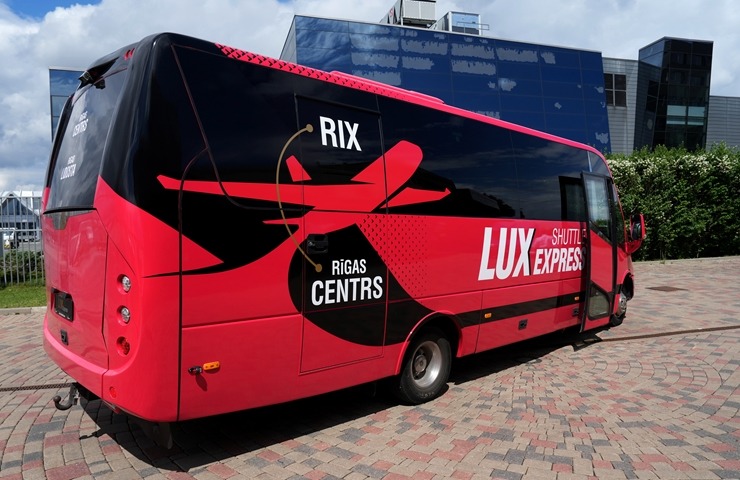 «Lux Express» sāk pasažieru pārvadājumus maršrutā no Rīgas centra uz RIX lidostu. Foto: Edijs Pālens «Lux Express» sāk pasažieru pārvadājumus maršrutā no Rīgas centra uz RIX lidostu. Foto: Edijs Pālens 355526